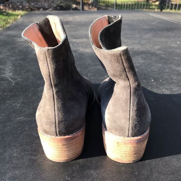 Matiko brown suede ankle boots with front zipper - Picture 4 of 8